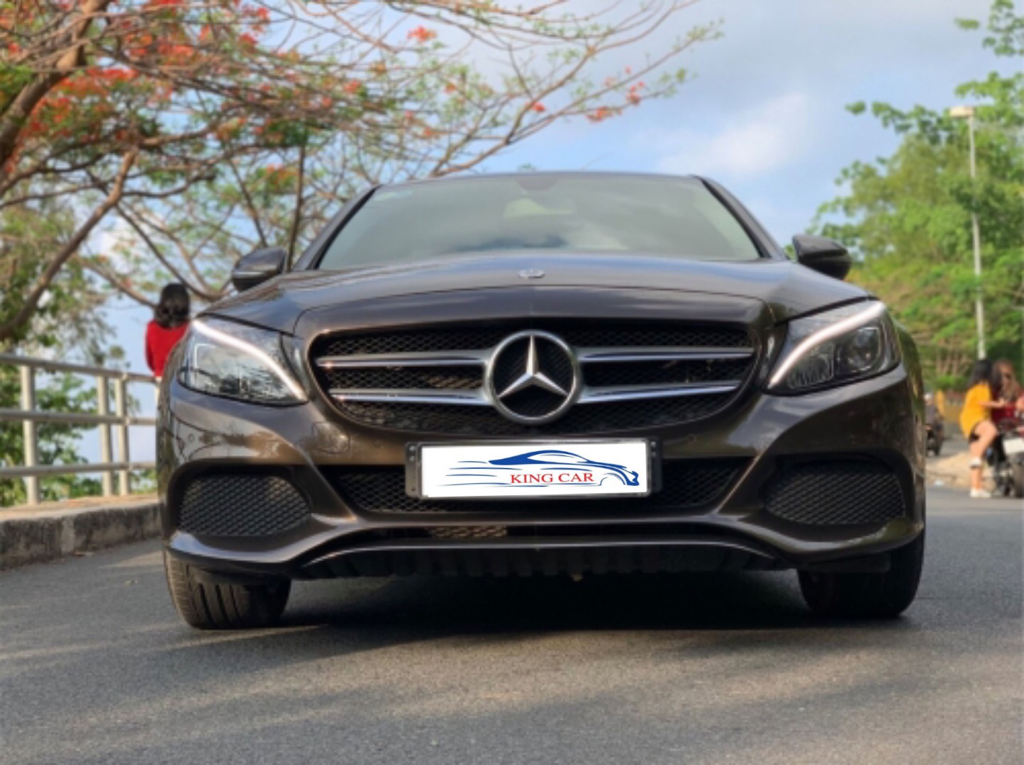 Cho thuê xe tự lái Mercedes 2019 đời mới, giá rẻ tại TP HCM